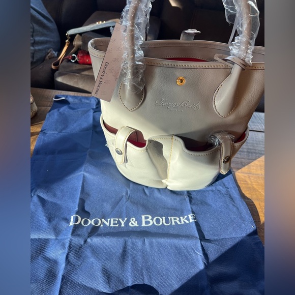 NWT Dooney & Bourke
Florentine Bucket Bag - Picture 16 of 16